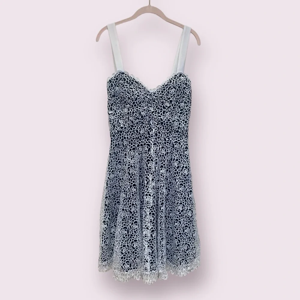 Anthropologie MIGNON black white lace short party dress size 8